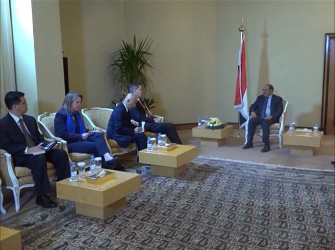 جدد نائب الرئيس اليمني علي محسن صالح اتهام إيران بتهريب السلاح لمليشيا الحوثي بهدف قتل اليمنيين وزعزعة استقرار دول الجوار، إلى جانب تهديد الملاحة الدولية.