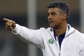 Saudi Arabia's coach Frank Rijkaard reacts during their Gulf Cup tournament soccer match against Yemen at Khalifa Sports City in Isa Town January 9, 2013. REUTERS/Fadi Al-Assaad (BAHRAIN - Tags: SPORT SOCCER)