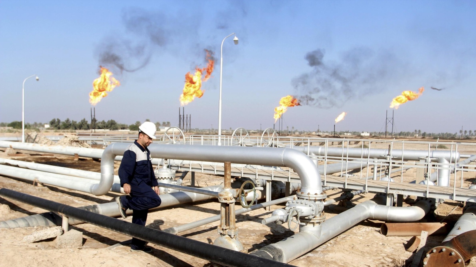 العراق وافق على إمداد مصر بمليون برميل من النفط الخام شهريا قابلة للزيادة 