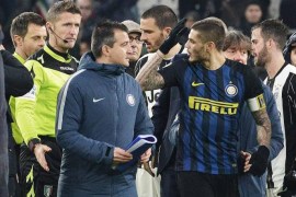 Inter's Mauro Icardi argue with the referee Nicola Rizzoli at the end of the Italian Serie A soccer match Juventus FC vs FC Inter at Juventus stadium in Turin, Italy, 5 February 2017.