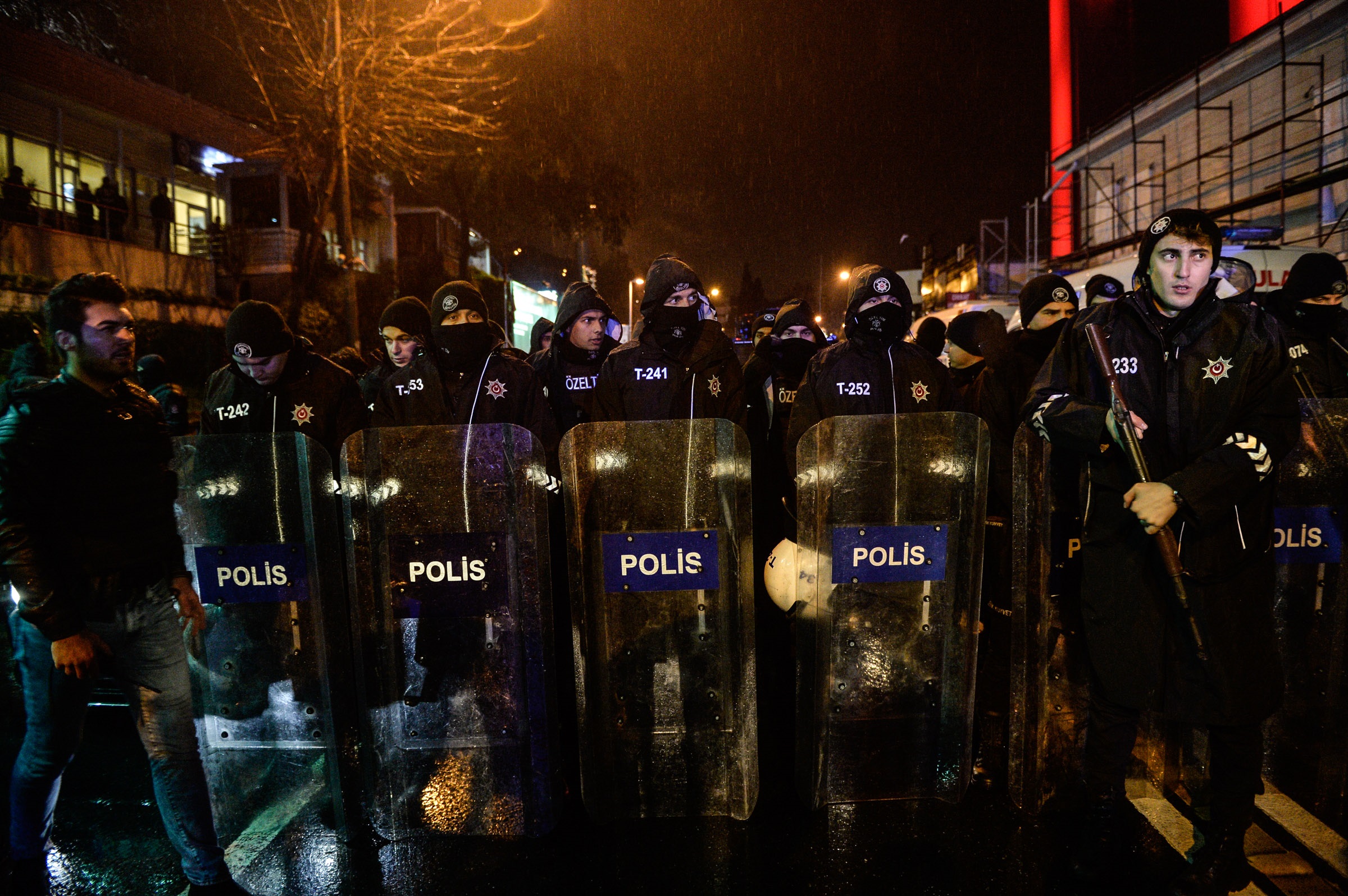 Массовый террор год. Правоохранительные органы Турции.