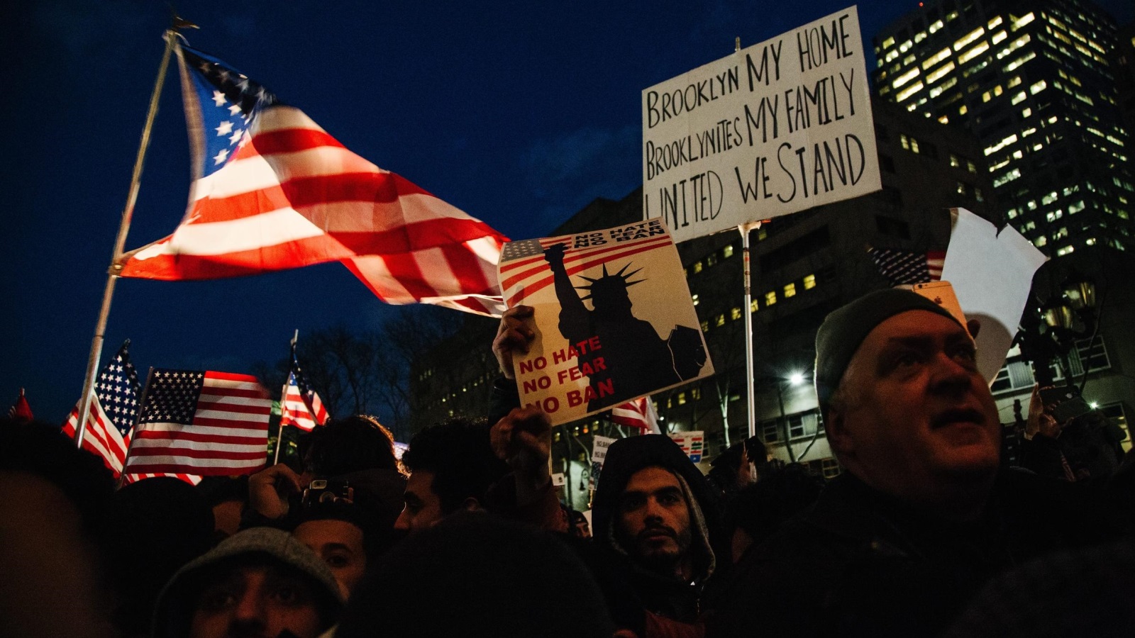 ‪جانب من مظاهرة منددة بسياسات ترمب في بروكلين بنيويورك‬ (الأوروبية)