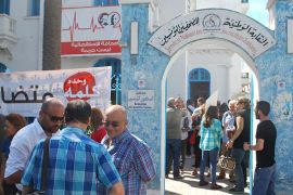 جانب من احتجاجات سابقة للصحفيين التونسيين للدفاع عن حرية التعبير/أمام مقر نقابة الصحفيين/العاصمة تونس/أكتوبر/اشرين الأول 2015