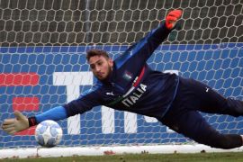 Gianluigi Donnarumma during Italy national soccer team's training session at Milanello Center in Carnago, Varese, Italy, Nov. 13, 2016. Italy will play an international friendly soccer match against Germany on 15 November 2016 at Meazza Stadium in Milan.