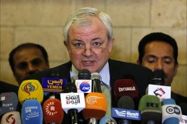 epa05825138 UN under-secretary-general for humanitarian affairs, Stephen O'Brien, speaks to reporters during a news conference at Sana'a International Airport, Yemen, 02 March 2017. O'Brien visited Yemen for three days to see the humanitarian impact of the two-year conflict in the war-affected Arab country and assess measures needed to ensure aid agencies can scale up and meet peopl''s growing needs, urged all sides in Yemen's war to ensure that aid from international donors is reaching the estimated seven million people now facing severe food shortages. EPA/YAHYA ARHAB