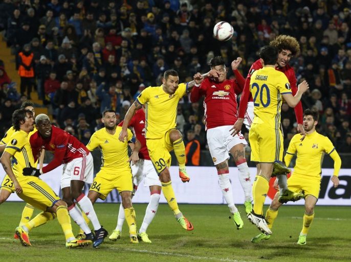 Football Soccer - FC Rostov v Manchester United - Europa League Round of 16 First Leg - Olimp-2 Stadium, Rostov-on-Don, Russia - 9/3/17 Manchester United's Marcos Rojo and Marouane Fellaini in action with FC Rostov's Sardar Azmoun and Fyodor Kudryashov Reuters / Grigory Dukor Livepic EDITORIAL USE ONLY.
