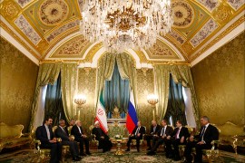 epa05874994 Russian President Vladimir Putin (C-R) meets with Iranian President Hassan Rouhani (C-L) at the Kremlin in Moscow, Russia, 28 March 2017. Iranian President is on official visit in Russia. EPA/SERGEI KARPUKHIN / POOL