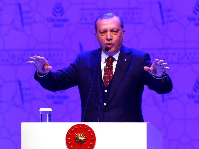 Turkish President Tayyip Erdogan makes a speech during a meeting in Istanbul, Turkey, March 19, 2017. REUTERS/Murad Sezer