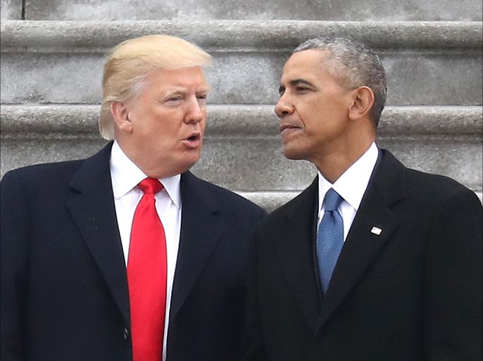 epa05735995 US President Donald J. Trump and former US president Barack Obama exchange words at the US Capitol in Washington, DC, USA, 20 January 2017. Trump won the 08 November 2016 election to become the next US President. EPA/Rob Carr / POOL