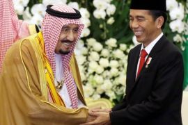 Saudi King Salman, left, shakes hands with Indonesian President Joko Widodo during their meeting at the presidential palace in Bogor, West Java, Indonesia, Wednesday, March 1, 2017. Salman arrived in the world's largest Muslim nation on Wednesday as part of a multi-nation tour aimed at boosting economic ties with Asia. REUTERS/Achmad Ibrahim/Pool