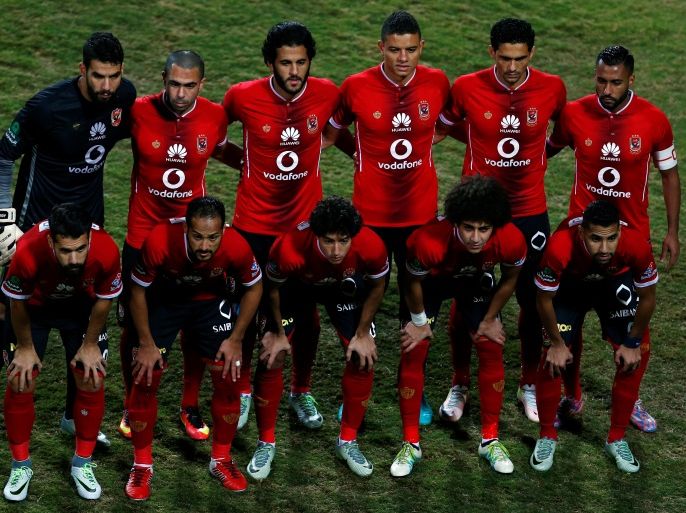 Football Soccer - Egyptian Premier League Derby - Al Ahly v El Zamalek - Petro Sport stadium, Cairo, Egypt - 29/12/2016 - Players of Al Ahly pose for a photograph before the match. REUTERS/Amr Abdallah Dalsh