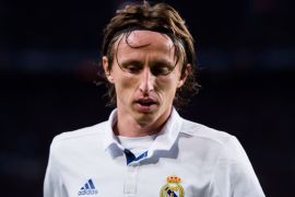 BARCELONA, SPAIN - DECEMBER 03: Luka Modric of Real Madrid CF looks on during the La Liga match between FC Barcelona and Real Madrid CF at Camp Nou stadium on December 3, 2016 in Barcelona, Spain. (Photo by Alex Caparros/Getty Images)