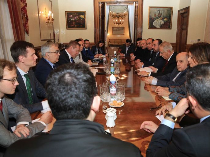 صورة لاجتماع المعارضة مع الروس - المصدر الهيئة العليا للمفاوضات