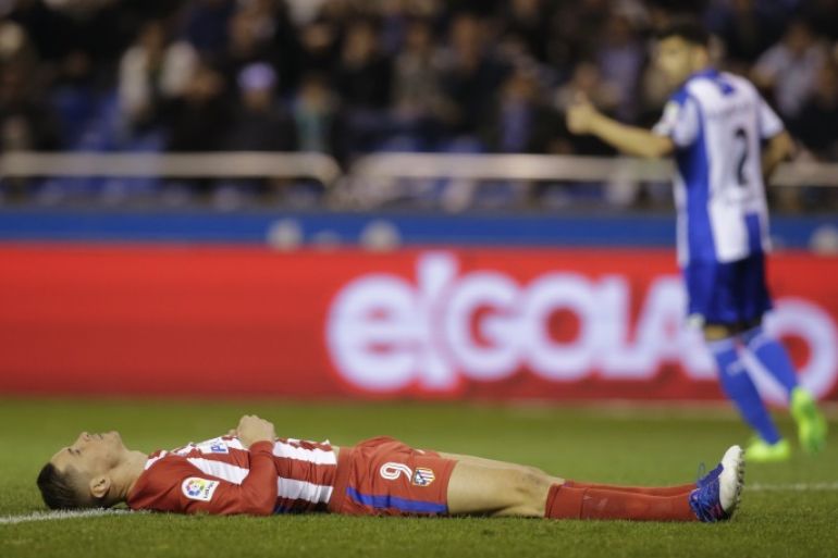 Football Soccer - Deportivo Coruna v Atletico Madrid - Spanish La Liga Santander - Riazor Stadium, A Coruna, Spain, 2/3/17 Atletico Madrid's Fernando Torres reacts. REUTERS/Miguel Vidal
