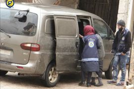 نساء ضمن الدفاع المدني في الوعر المحاصر بحمص