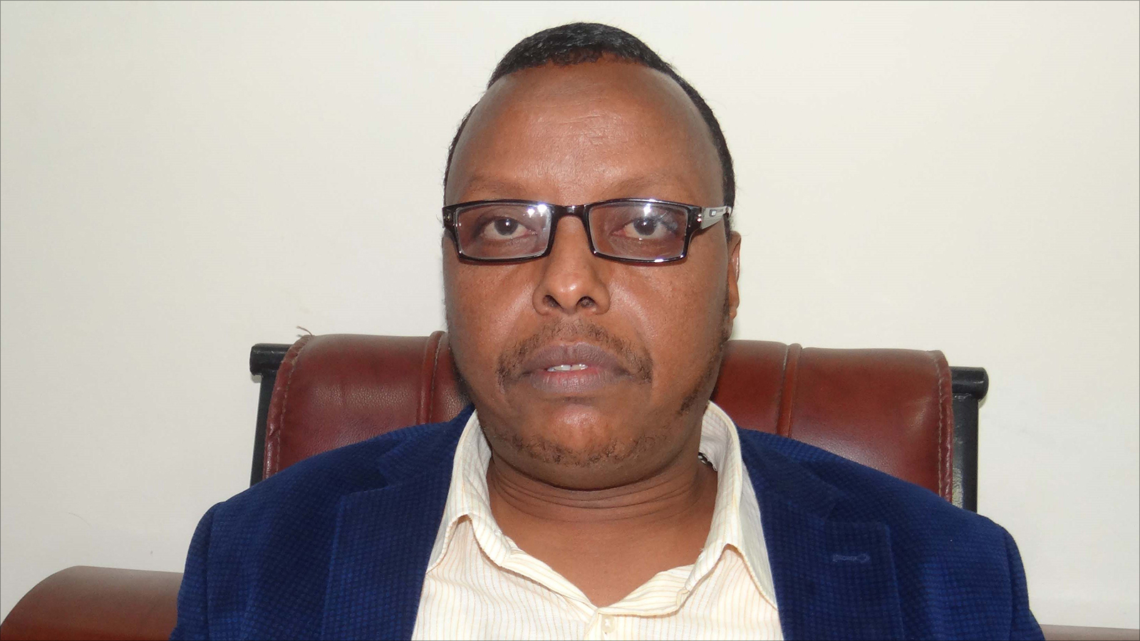 ‪مختار هارون: الصومال يعيش ظروفا اقتصادية صعبة جراء ضعف الموارد المالية‬ (الجزيرة)