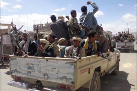 الحوثيون لجأوا إلى الزج بالأطفال في الحرب لنقص أعداد مسلحيهم.(أرشيف الجزيرة نت)