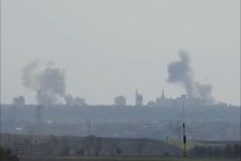 طائرات النظام تقصف حي الوعر المحاصر في حمص