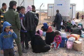 معاناة النازحين في مخيمات الخازر شرق الموصل