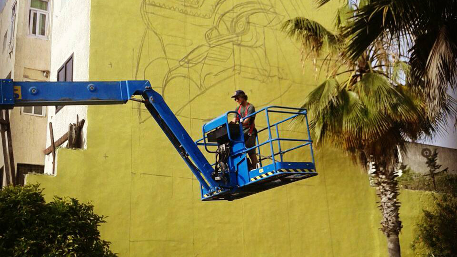 ‪جداريات تحت تصرف فناني الغرافيتي لتزيينها في إطار فعاليات 