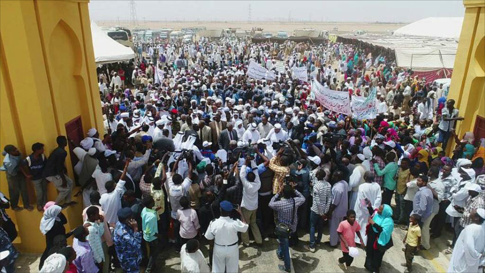 ‪السودانيون أعربوا عن امتنانهم الشديد لدولة قطر‬  (الجزيرة)