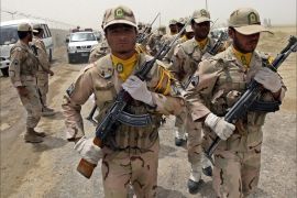 مقتل ثمانية جنود إيرانيين بهجوم قرب حدود باكستان لقي ثمانية من عناصر حرس الحدود الإيراني مصرعهم في اشتباكات مع مجموعة مسلحة دخلت من الجانب الباكستاني إلى الأراضي الإيرانية جنوب شرق البلاد، وفقا لمصدر عسكري إيراني.
