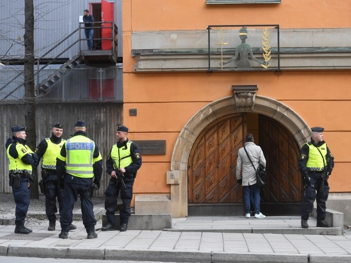 Police officers stand outside the Stockholm District Court as Uzbek national Rakhmat Akilov, prime suspect in Friday's truck attack, appears in court, in Stockholm, Sweden April 11, 2017. TT News Agency/Fredrik Sandberg via REUTERS ATTENTION EDITORS - THIS IMAGE WAS PROVIDED BY A THIRD PARTY. FOR EDITORIAL USE ONLY. SWEDEN OUT. NO COMMERCIAL OR EDITORIAL SALES IN SWEDEN. NO COMMERCIAL SALES.
