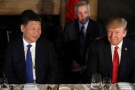 Chinese President Xi Jinping and U.S. President Donald Trump attend a dinner at the start of their summit at Trump's Mar-a-Lago estate in West Palm Beach, Florida, U.S., April 6, 2017. REUTERS/Carlos Barria