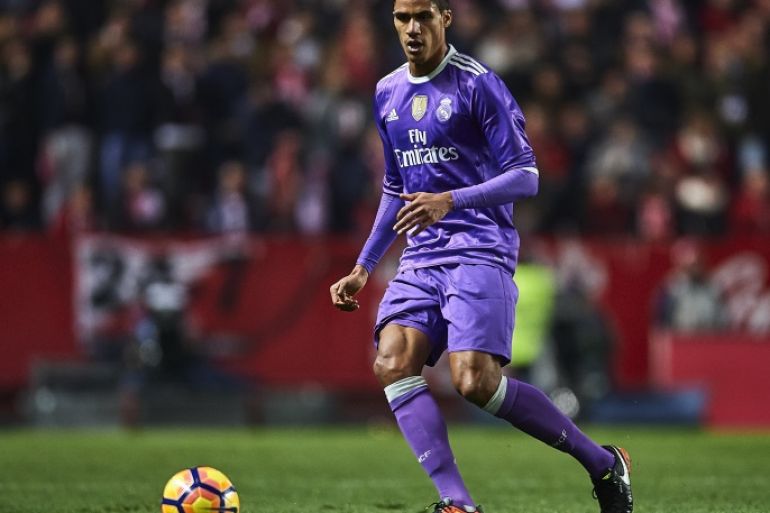 SEVILLE, SPAIN - JANUARY 15: Raphael Varane of Real Madrid CF in action during the La Liga match between Sevilla FC and Real Madrid CF at Estadio Ramon Sanchez Pizjuan on January 15, 2017 in Seville, Spain. (Photo by Aitor Alcalde/Getty Images)