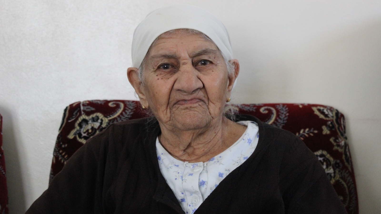 المسنة التسعينية أمينة حمدان من بلدة سلوان (الجزيرة)