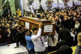مصر تشيع ضحايا تفجير الكنيستين وارتفاع عدد القتلى
