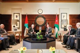 العاهل الاردني يبحث مع الرئيس الفلسطيني بعمّان الجهود المبذولة لاطلاق عملية سلام جديدة وزيارات واشنطن