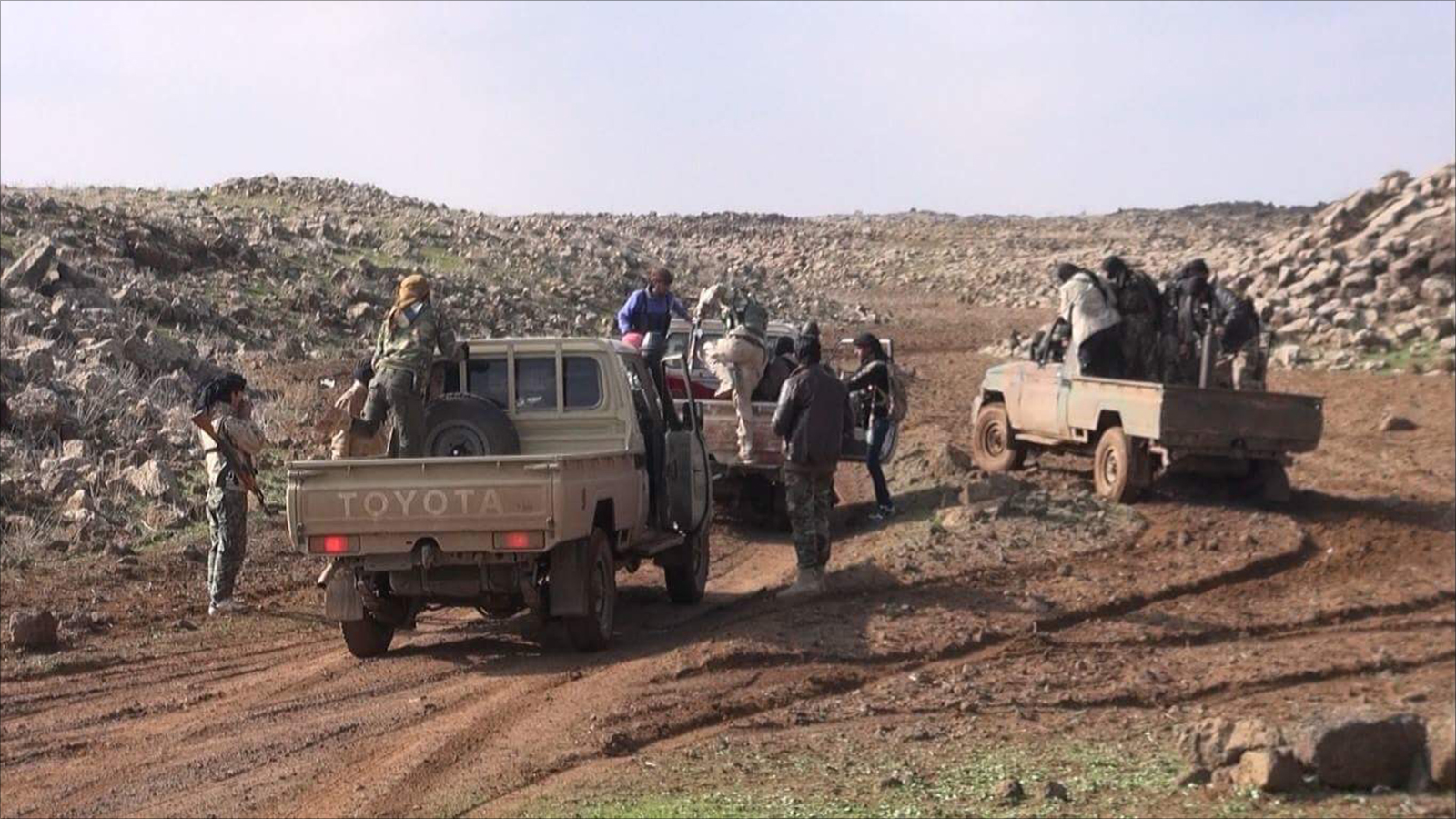 قوات من المعارضة المسلحة ترابط في ريف درعا (الجزيرة)