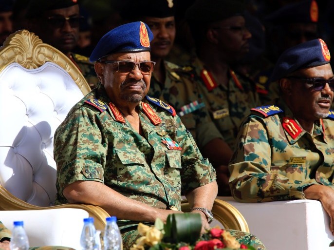 Sudan's President Omar Ahmed al-Bashir looks on during Sudan's Saudi Air Force show during the final training exercise between the Saudi Air Force and Sudanese Air Forces at Merowe Airport in Merowe, Northern State, Sudan April 9, 2017. REUTERS/Mohamed Nureldin Abdallah