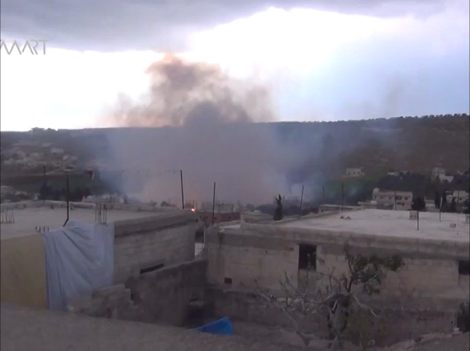 قصف بالنابالم الحارق على بلدة معرة حرمة بريف إدلب