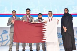 فريق جامعة قطر الفائز بالمركز الأول