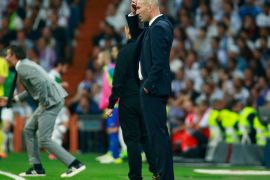 MADRID, SPAIN - APRIL 23: Zinedine Zidane head coach of Real Madrid looks on during the La Liga match between Real Madrid CF and FC Barcelona at Estadio Bernabeu on April 23, 2017 in Madrid, Spain. (Photo by Gonzalo Arroyo Moreno/Getty Images)