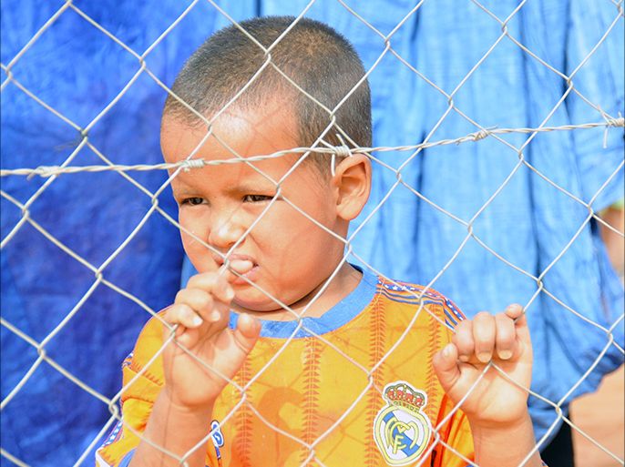 طفل لاجئ في مخيم إمبرة للاجئين الماليين في موريتانيا