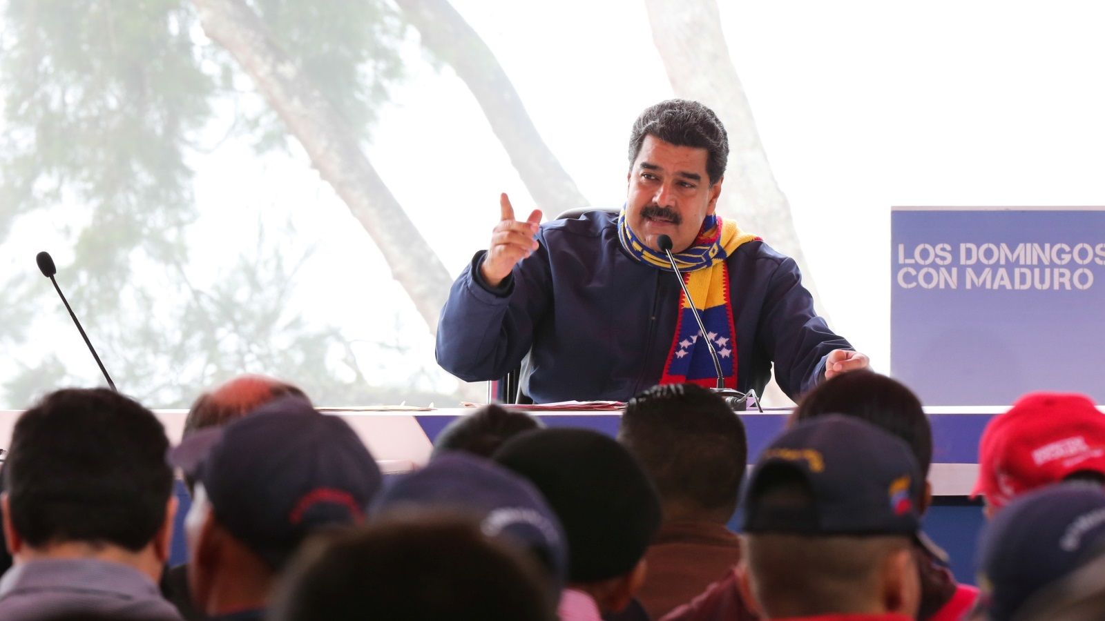 ‪مادورو جدد دعوته للمعارضة باستئناف الحوار المجمد منذ أواخر العام الماضي‬  (رويترز)