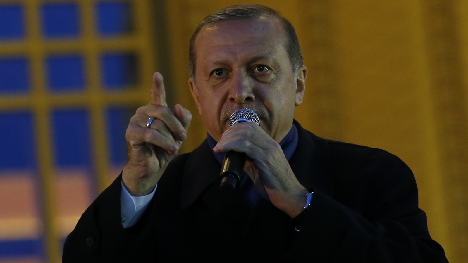 ‪أردوغان أعرب عن احترامه لكافة الأرمن بالدولة العثمانية‬  أردوغان أعرب عن احترامه لكافة الأرمن بالدولة العثمانية (رويترز)