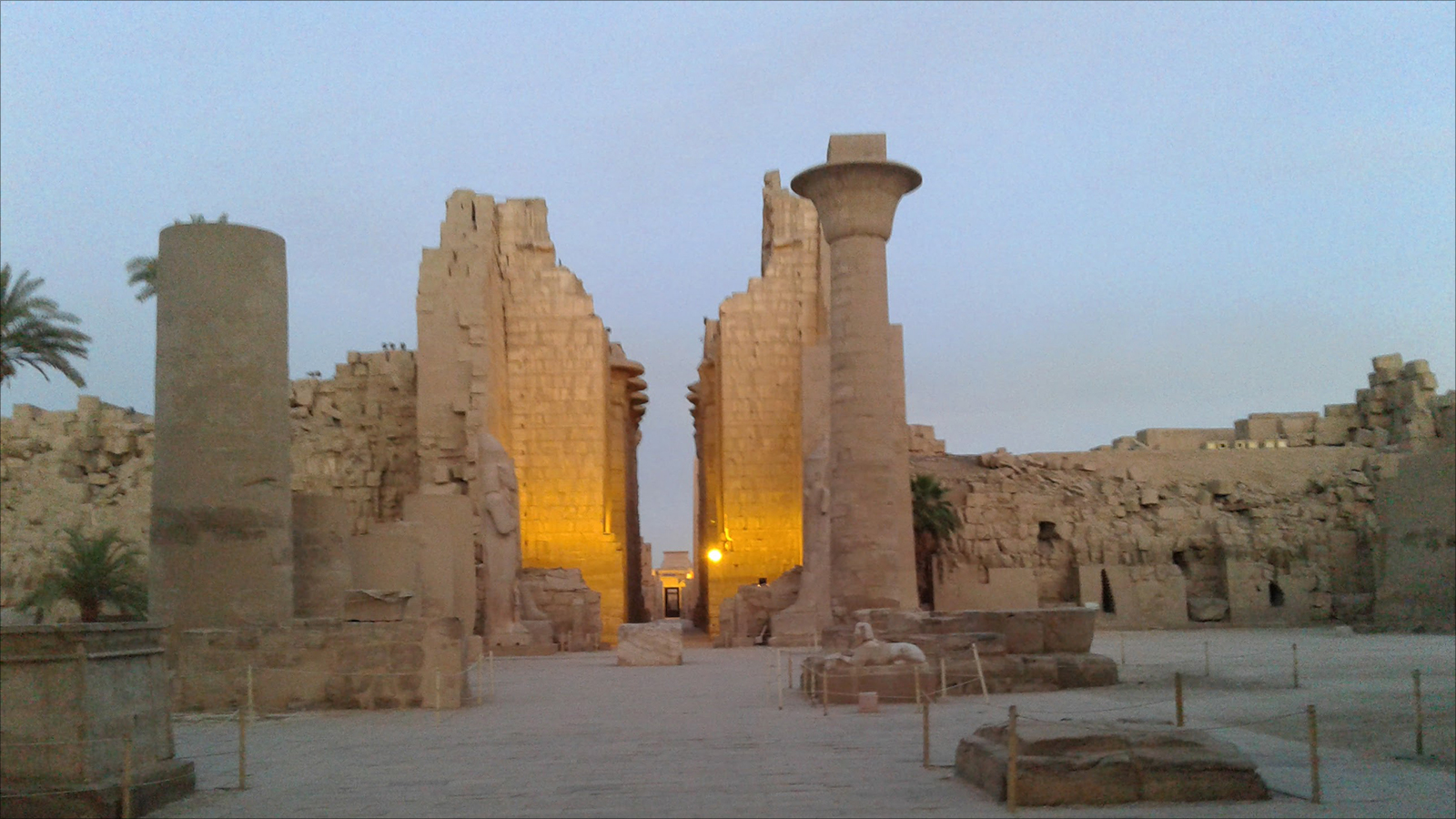 ‪‬ معبد الكرنك من أهم الآثار المصرية والعالمية(الجزيرة)
