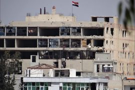 خاصة بالجزيرة نت تظهر مقرات عسكرية تابعة لقوات النظام داخل أحياءمدينة درعا التي يسيطر عليها النظام