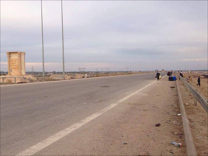 تمتد المساحة الكبرى من هذا الطريق على أرض محافظة الأنبار غربي بغداد (الجزيرة)