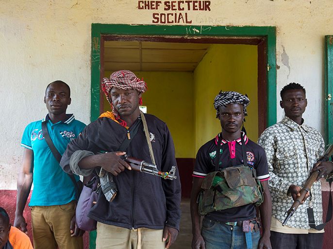 الموسوعة - Members of the of the Anti-Balaka armed militia pose as they display their weapons in the in the town of Bocaranga, Central African Republic, April 28, 2017. REUTERS/Baz Ratner