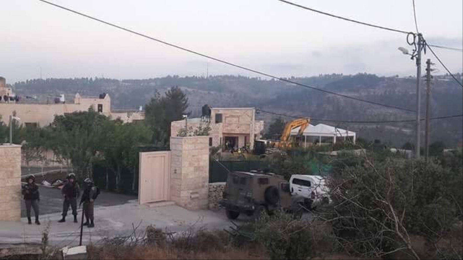الاحتلال شرد 15 فلسطينيا بهدم منازل في قرية الولجة جنوب القدس (الجزيرة)