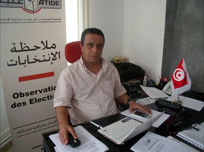 معز البوراوي رئيس جمعية "عتيد" لمراقبة الانتخابات/مقر الجمعية/العاصمة تونس/يونيو 2014