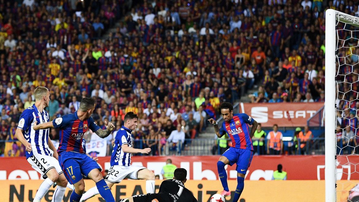 MADRID, SPAIN - MAY 27:  Neymar Jr. of FC Barcelona scores his team's second goal during the Copa Del Rey Final between FC Barcelona and Deportivo Alaves at Vicente Calderon stadium on May 27, 2017 in Madrid, Spain.  (Photo by David Ramos/Getty Images)