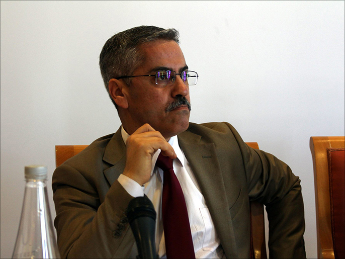 صرصار استقال بسبب خلافات داخل هيئة الانتخابات (الجزيرة نت)