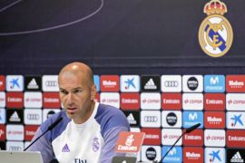 epa05976044 Real Madrid's head coach Zinedine Zidane attends a press conference following the club's training session at Valdebebas Sport Complex in Madrid, Spain, 20 May 2017. Real Madrid faces Malaga on 21 May for a Primera Division soccer match. EPA/FERNANDO VILLAR