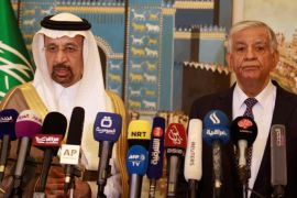 Saudi Energy Minister Khalid al-Falih (L) speaks during a media conference with Iraqi Oil Minister Jabar Ali al-Luaibi in Baghdad, Iraq, May 22, 2017. REUTERS/Khalid al Mousily